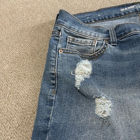 Old Navy Boyfriend Distressed Comfort Jean Shorts size 4 - Picture 5 of 12